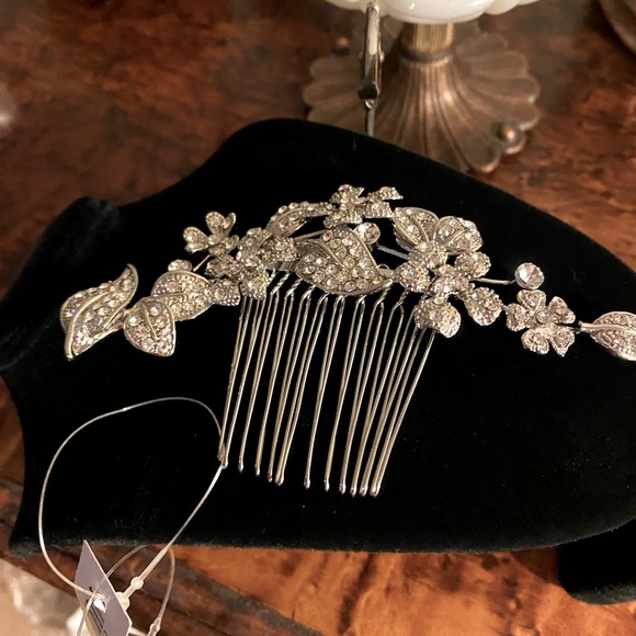 Swarovski Bridal Hair Ornament/Comb - Picture 8 of 8